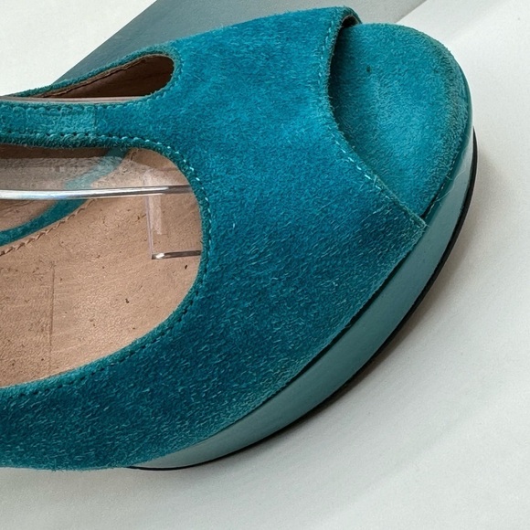 Vince Camuto Pumps Size 35.5 in teal color, 4inch heel 1 inch platform Brand New - Picture 8 of 9